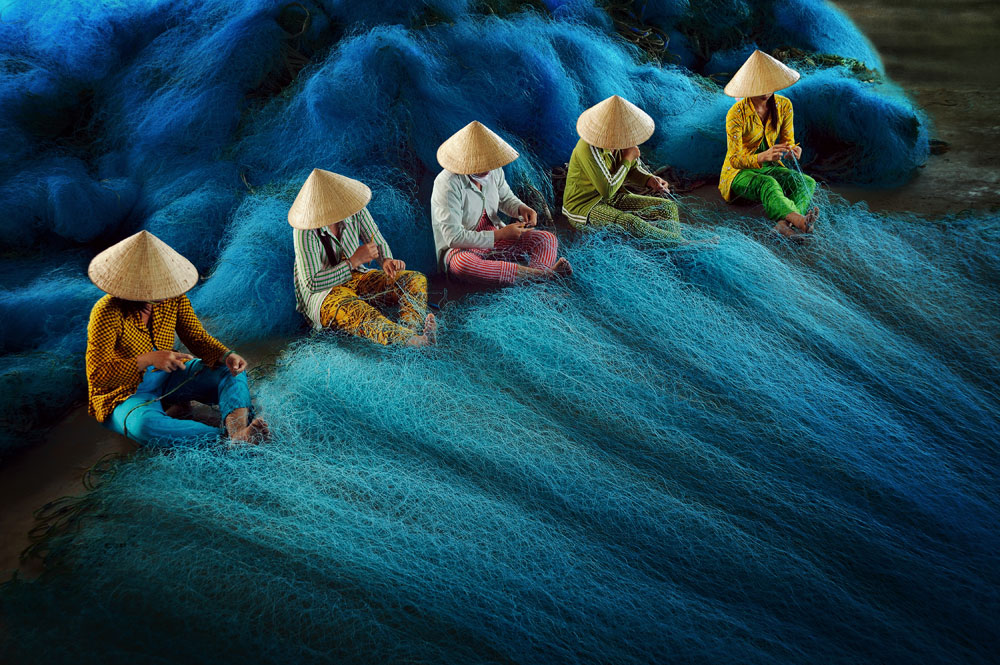 Ly Hoang Long for â€˜Net Mendingâ€™